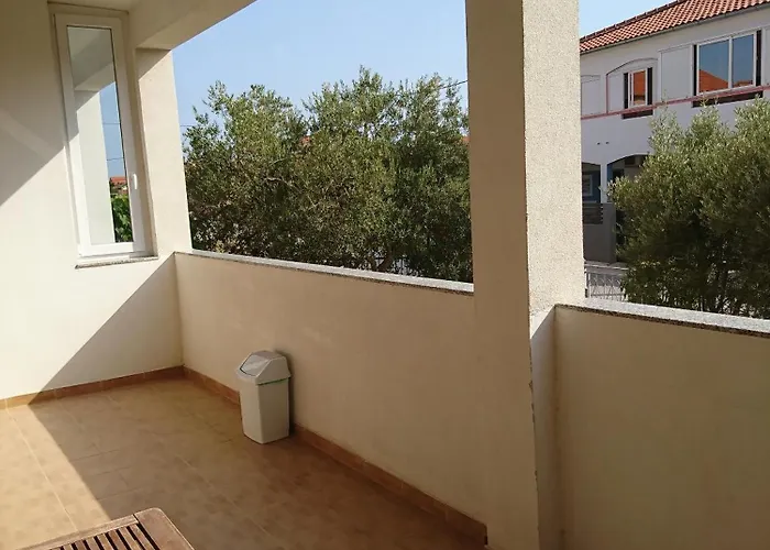 Family Friendly House With A Parking Space Bibinje, Zadar - 22010 Дом отдыха *