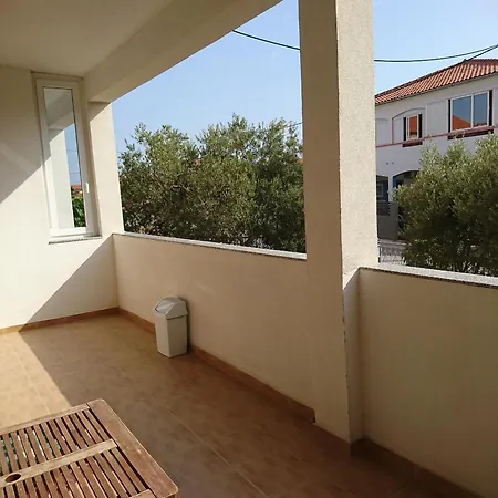 Family Friendly House With A Parking Space Bibinje, Zadar - 22010 Ferienhaus *